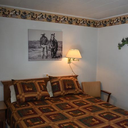 Royals Inn Motel Malta Exteriör bild